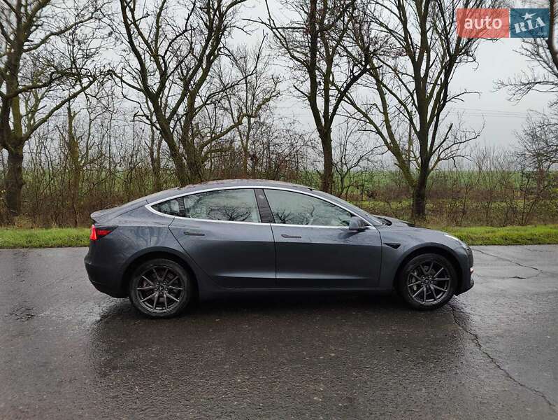 Седан Tesla Model 3 2018 в Одессе