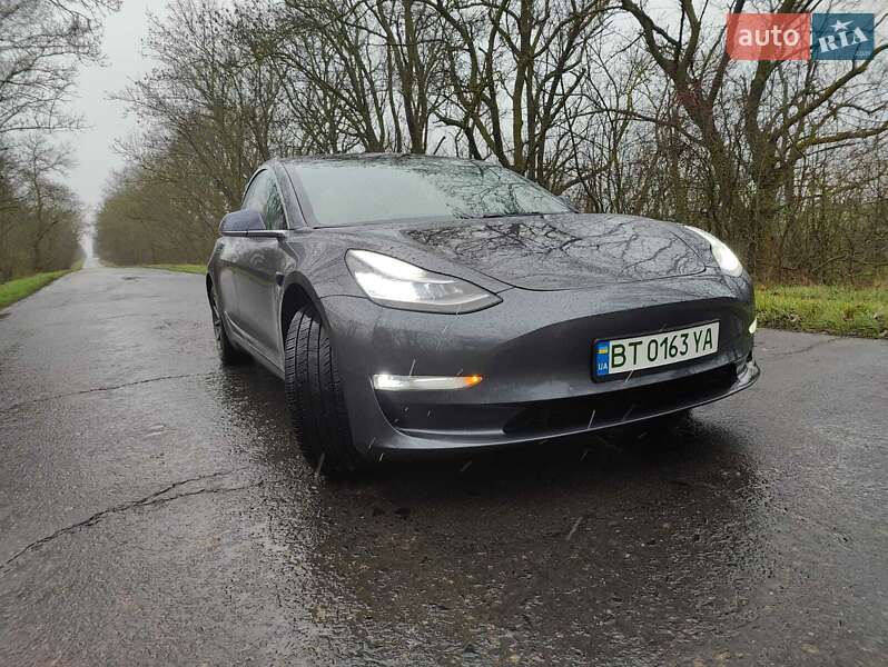 Седан Tesla Model 3 2018 в Одессе
