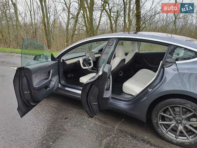 Седан Tesla Model 3 2018 в Одессе