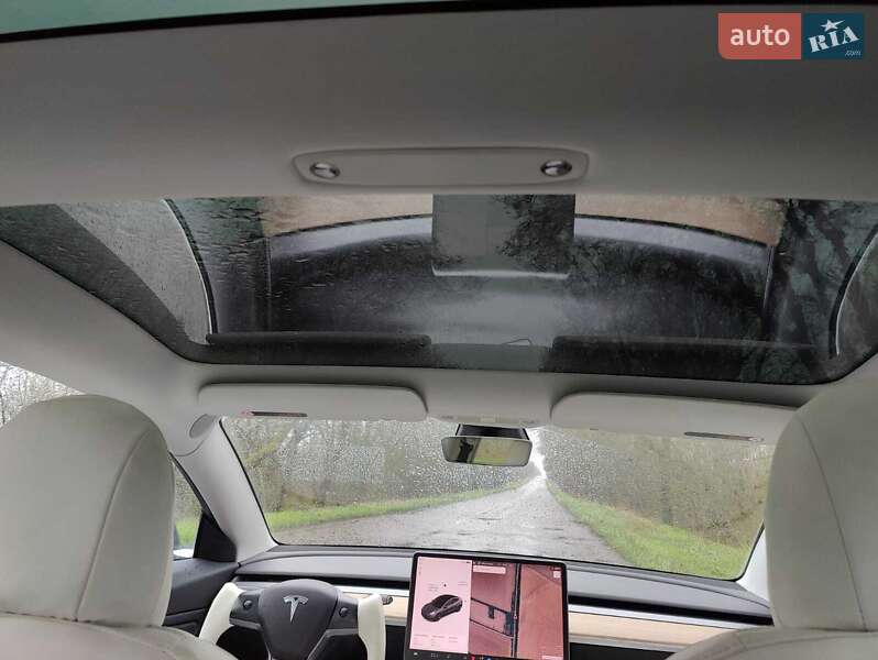 Седан Tesla Model 3 2018 в Одессе