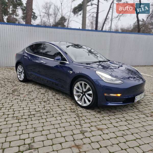Седан Tesla Model 3 2019 в Смеле
