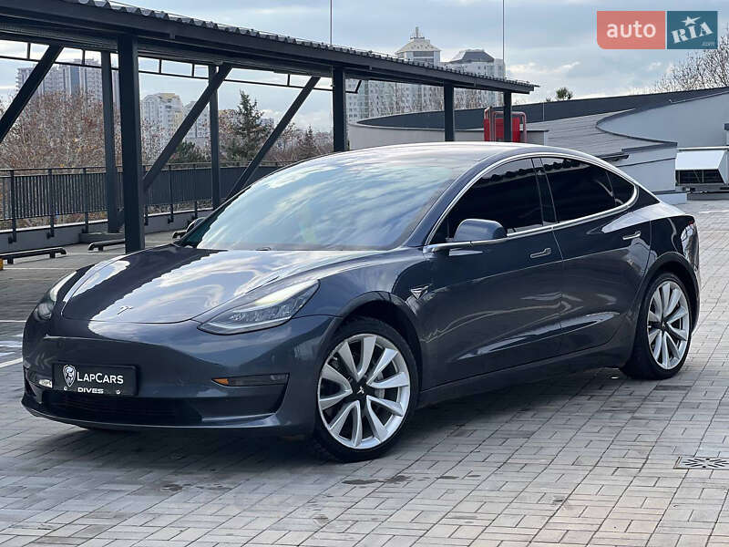 Tesla Model 3 2018