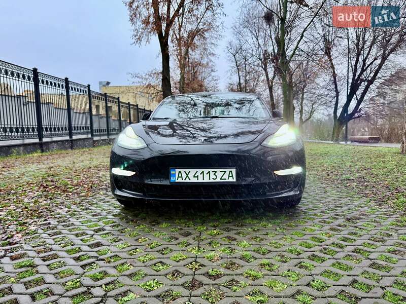 Седан Tesla Model 3 2019 в Харкові