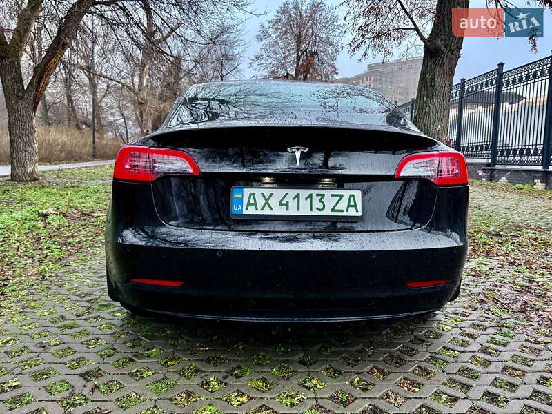 Седан Tesla Model 3 2019 в Харкові