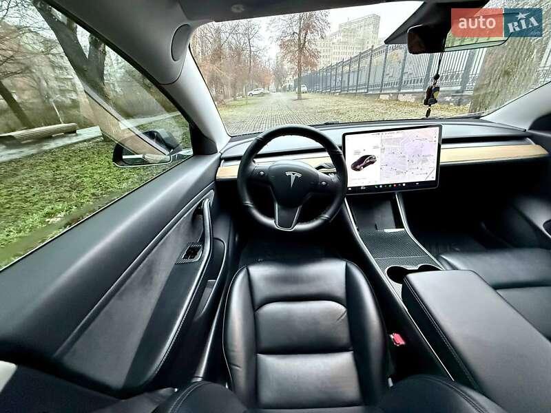 Седан Tesla Model 3 2019 в Харкові