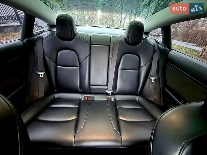 Седан Tesla Model 3 2019 в Харкові