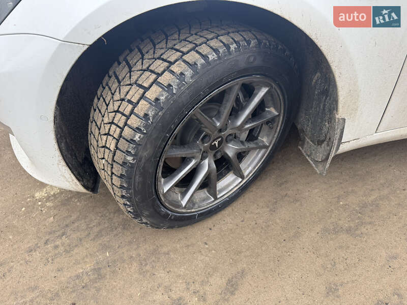 Седан Tesla Model 3 2021 в Львове фото 17 Седан Tesla Model 3 2021 в Львове