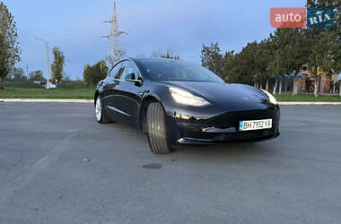 Седан Tesla Model 3 2019 в Измаиле