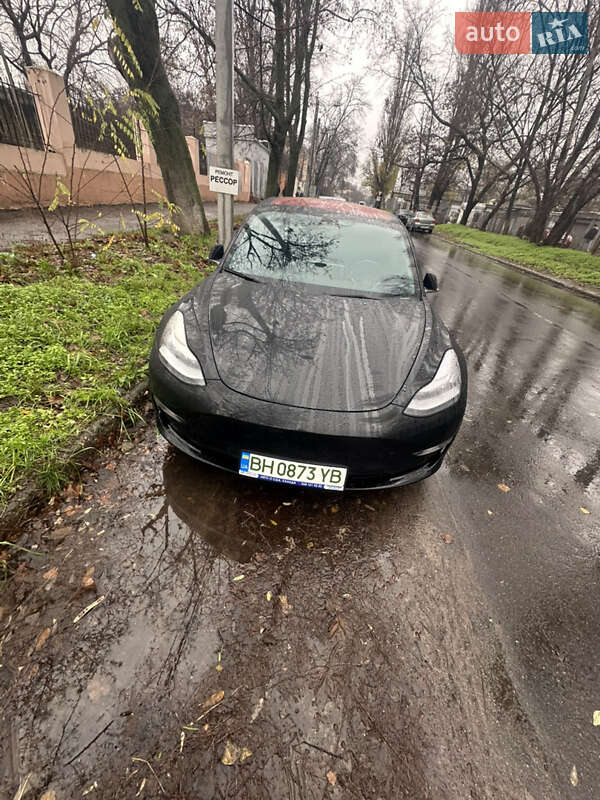 Седан Tesla Model 3 2019 в Одесі