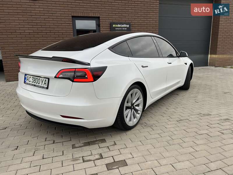 Седан Tesla Model 3 2021 в Луцке