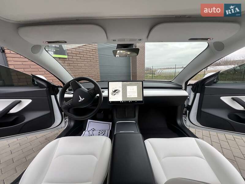 Седан Tesla Model 3 2021 в Луцке