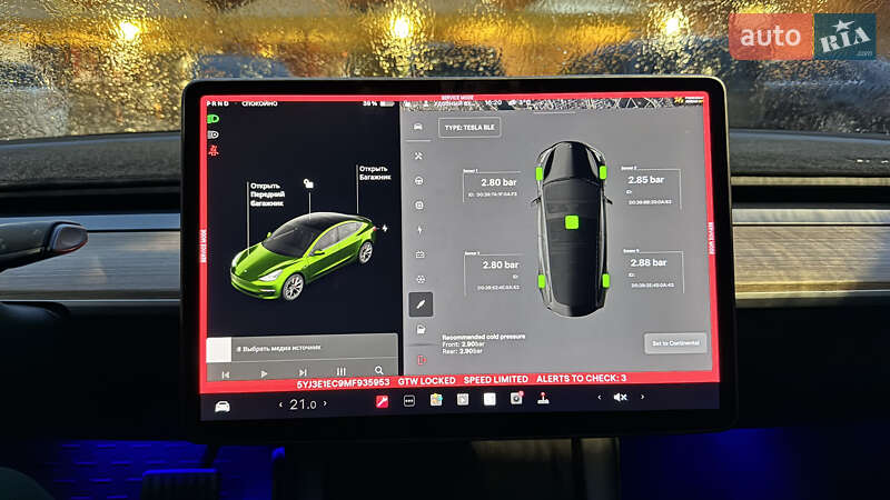 Седан Tesla Model 3 2021 в Виннице