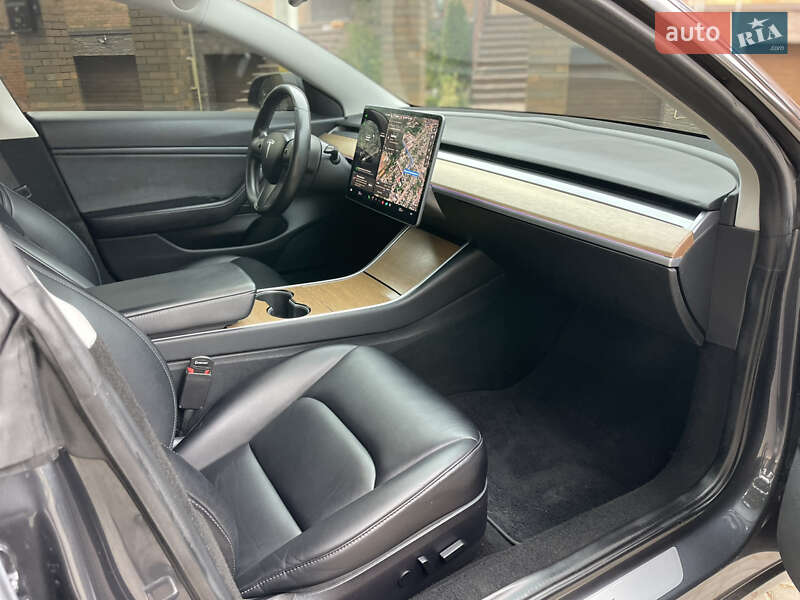 Седан Tesla Model 3 2018 в Кропивницком фото 18 Седан Tesla Model 3 2018 в Кропивницком