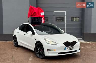 Седан Tesla Model 3 2022 в Киеве