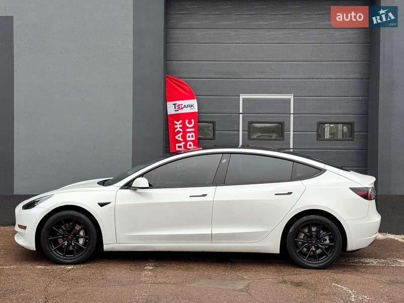 Седан Tesla Model 3 2022 в Киеве фото 6 Седан Tesla Model 3 2022 в Киеве