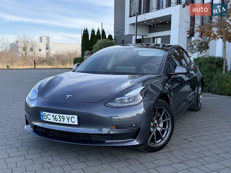Tesla Model 3 2023
