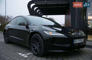 Седан Tesla Model 3 2024 в Львове