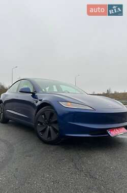 Седан Tesla Model 3 2025 в Полтаве