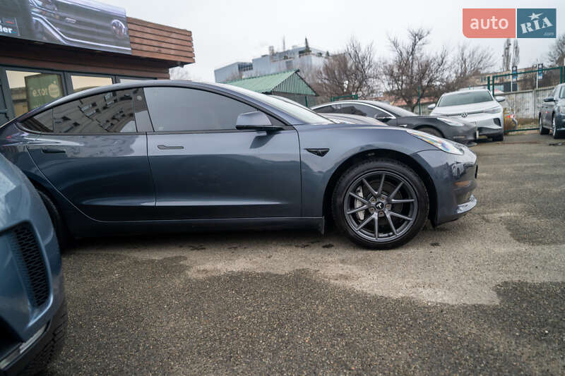 Седан Tesla Model 3 2021 в Киеве фото 5 Седан Tesla Model 3 2021 в Киеве