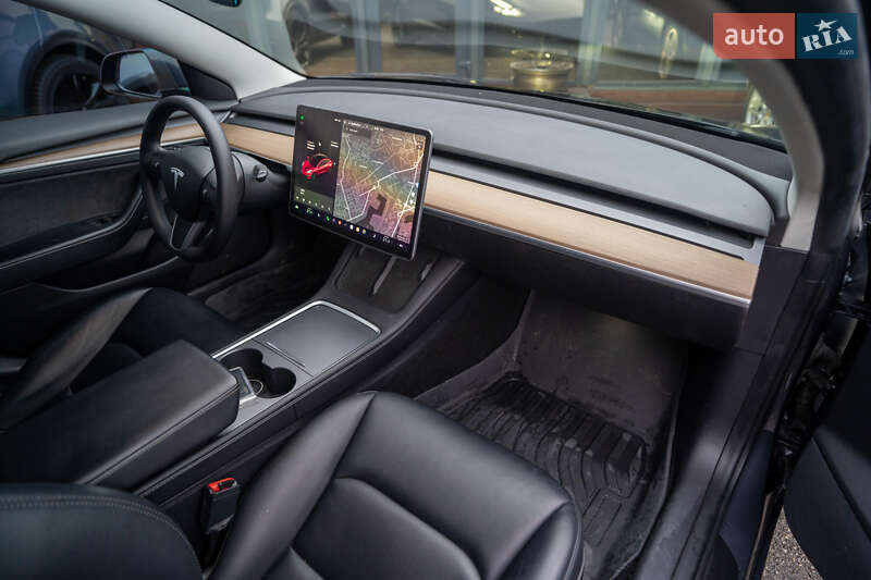 Седан Tesla Model 3 2021 в Киеве фото 24 Седан Tesla Model 3 2021 в Киеве