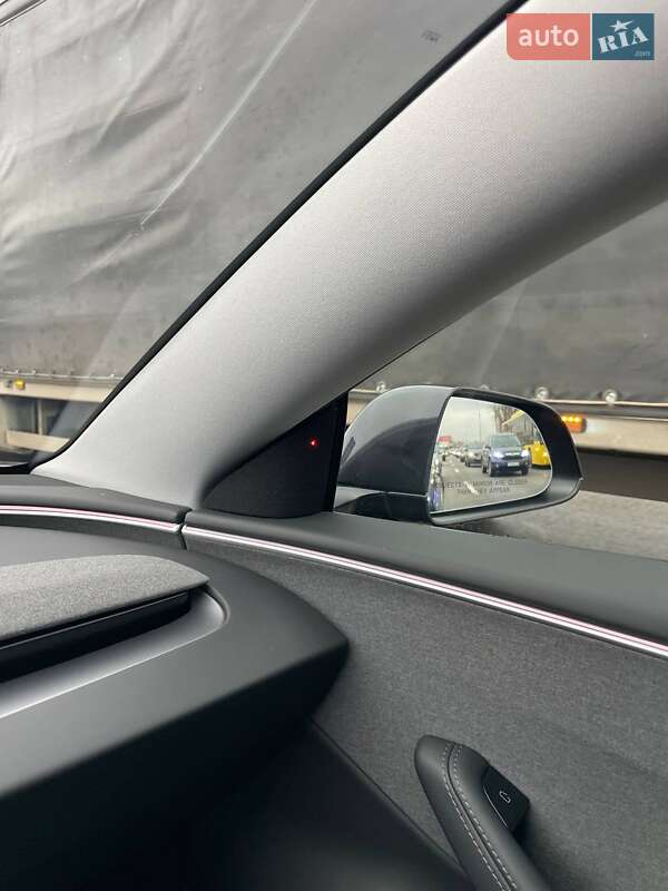 Седан Tesla Model 3 2024 в Києві