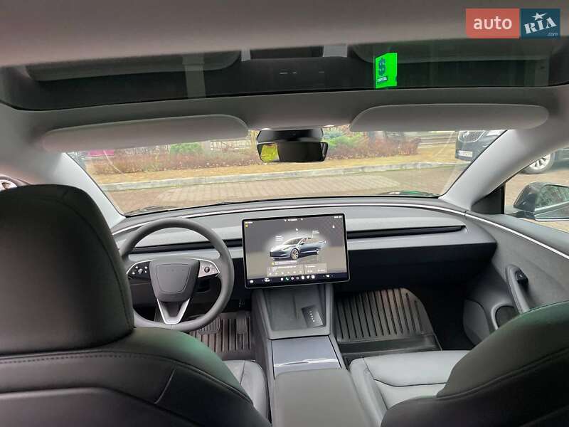 Седан Tesla Model 3 2024 в Києві