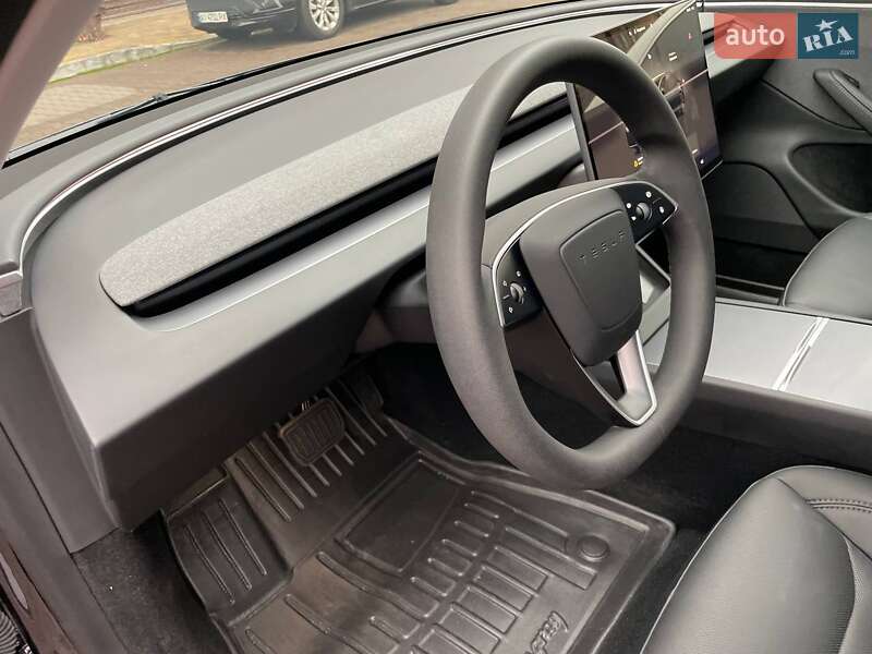 Седан Tesla Model 3 2024 в Києві