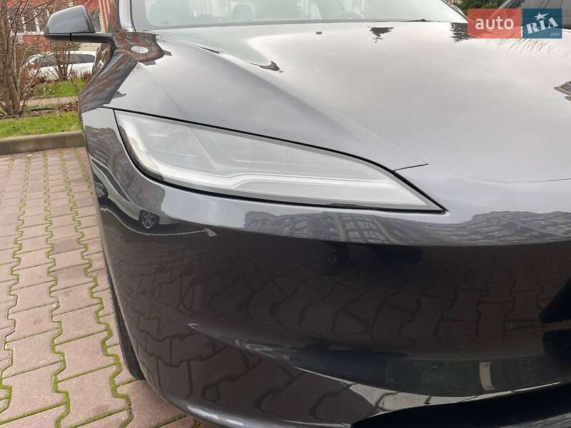 Седан Tesla Model 3 2024 в Києві