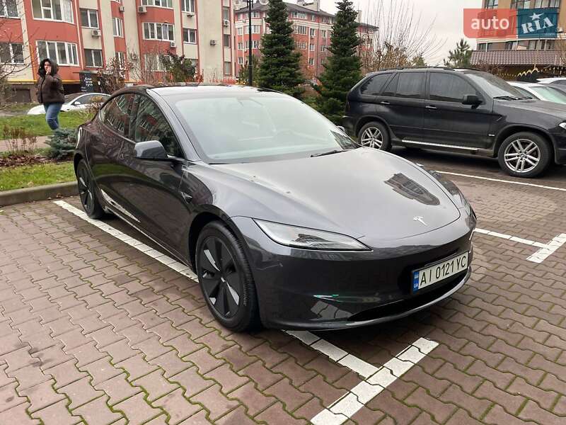 Седан Tesla Model 3 2024 в Києві