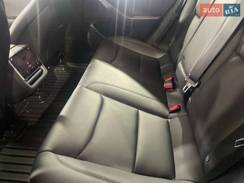 Седан Tesla Model 3 2024 в Києві