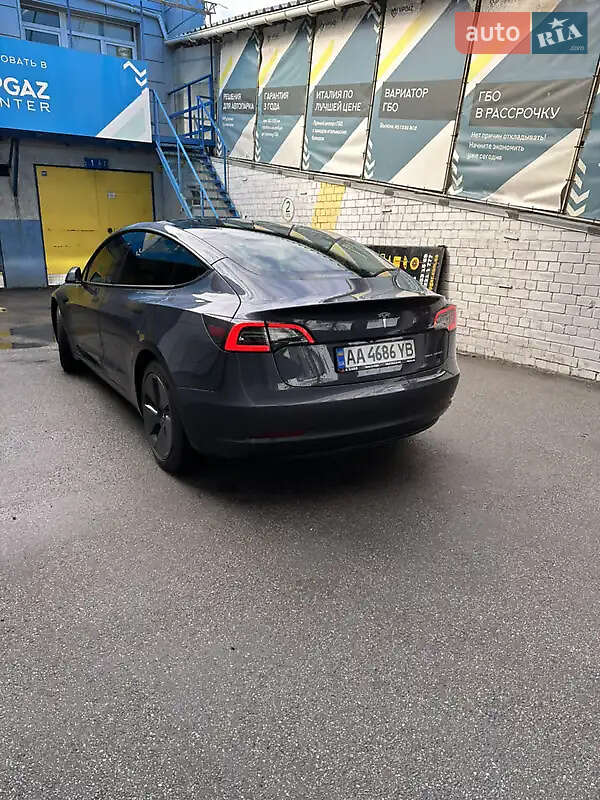 Седан Tesla Model 3 2022 в Львові