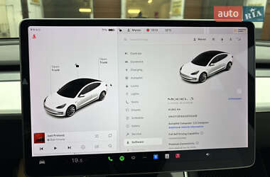 Седан Tesla Model 3 2018 в Черкассах