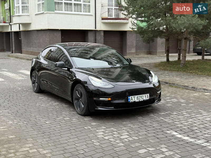 Седан Tesla Model 3 2018 в Ивано-Франковске