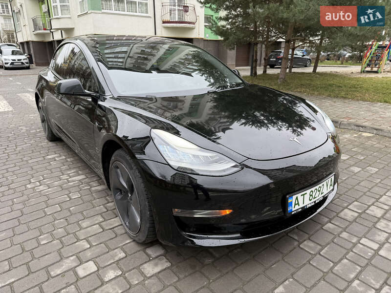 Седан Tesla Model 3 2018 в Ивано-Франковске