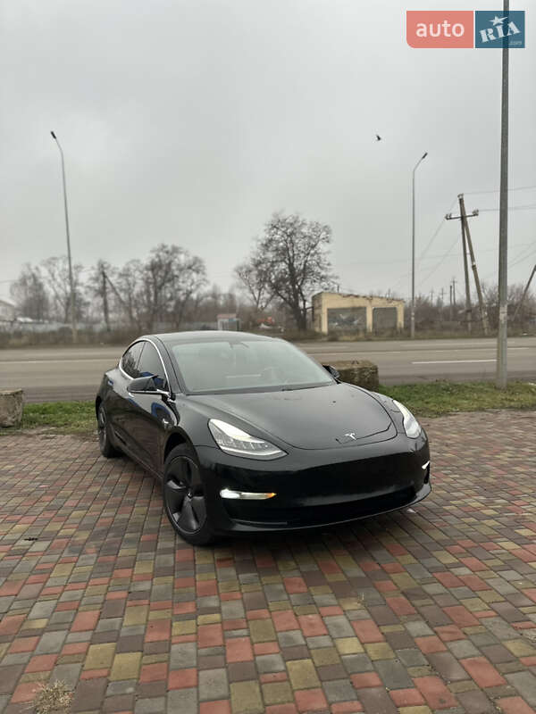 Tesla Model 3 2019