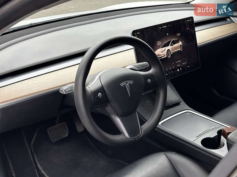 Седан Tesla Model 3 2022 в Львове фото 22 Седан Tesla Model 3 2022 в Львове