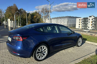 Седан Tesla Model 3 2022 в Львове