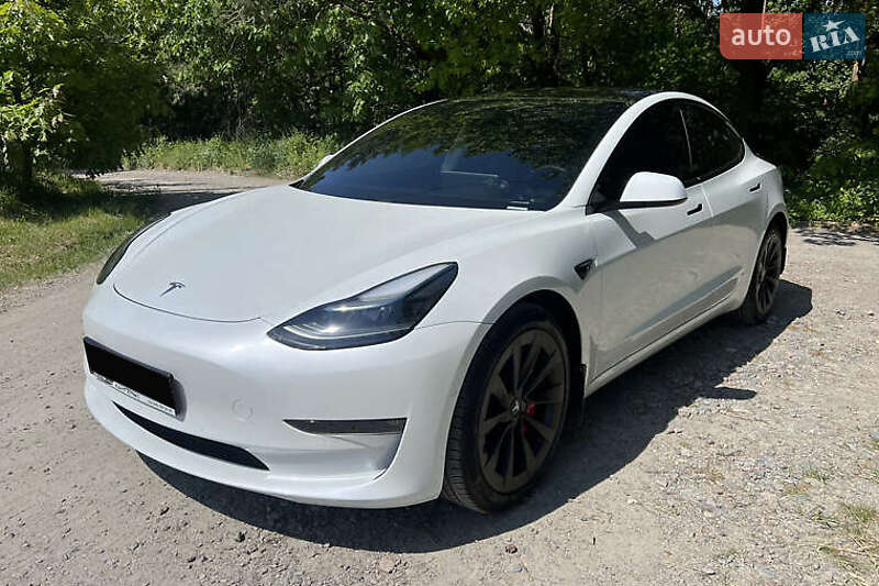 Tesla Model 3 2021