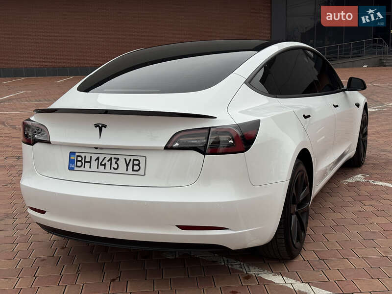 Седан Tesla Model 3 2022 в Одессе