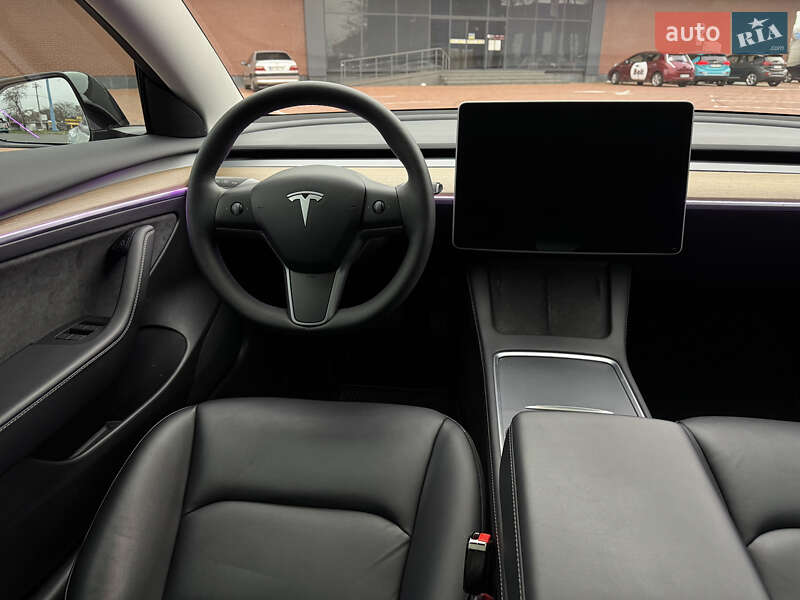 Седан Tesla Model 3 2022 в Одессе