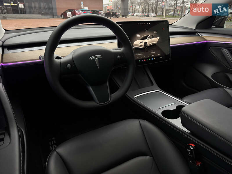 Седан Tesla Model 3 2022 в Одессе