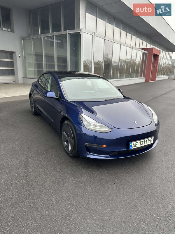 Седан Tesla Model 3 2022 в Дніпрі