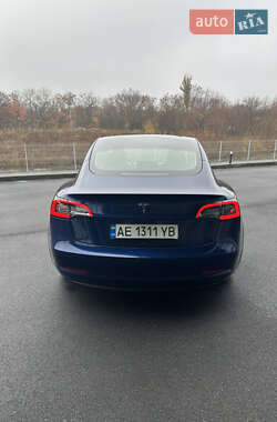 Седан Tesla Model 3 2022 в Днепре
