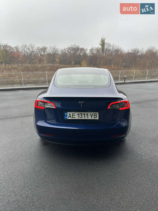 Седан Tesla Model 3 2022 в Дніпрі