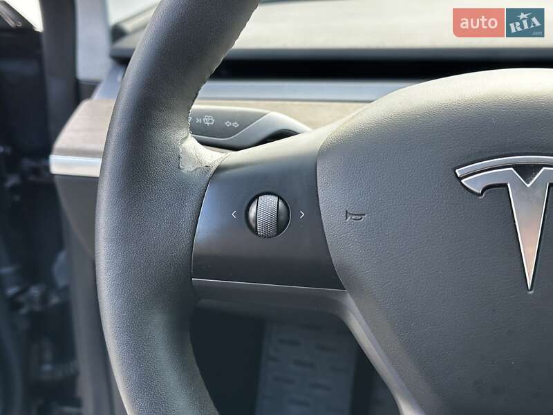 Седан Tesla Model 3 2022 в Львове