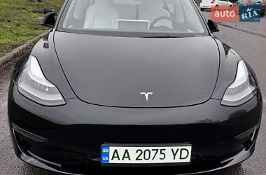 Седан Tesla Model 3 2022 в Черкасах