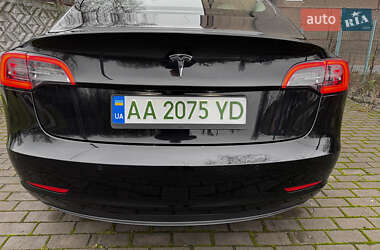 Седан Tesla Model 3 2022 в Киеве