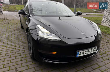 Седан Tesla Model 3 2022 в Киеве