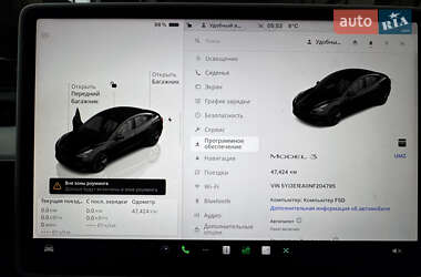 Седан Tesla Model 3 2022 в Киеве