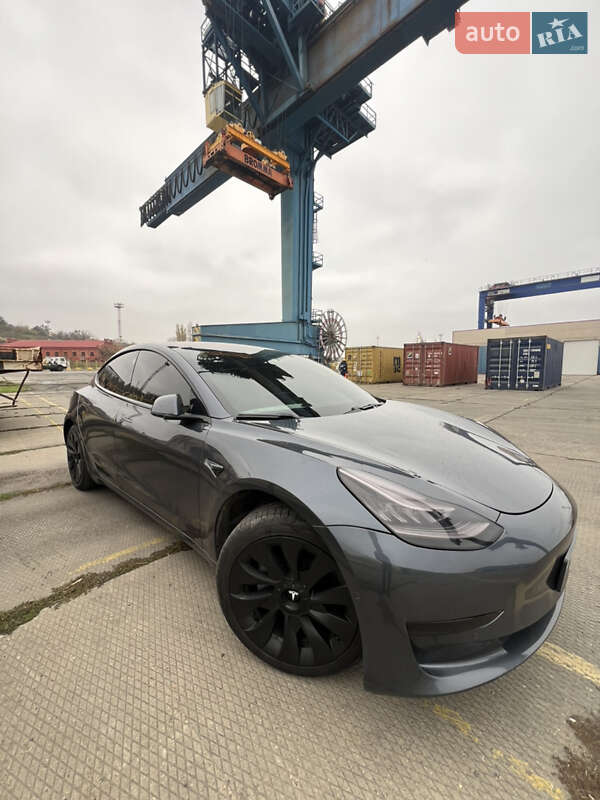 Седан Tesla Model 3 2019 в Одесі